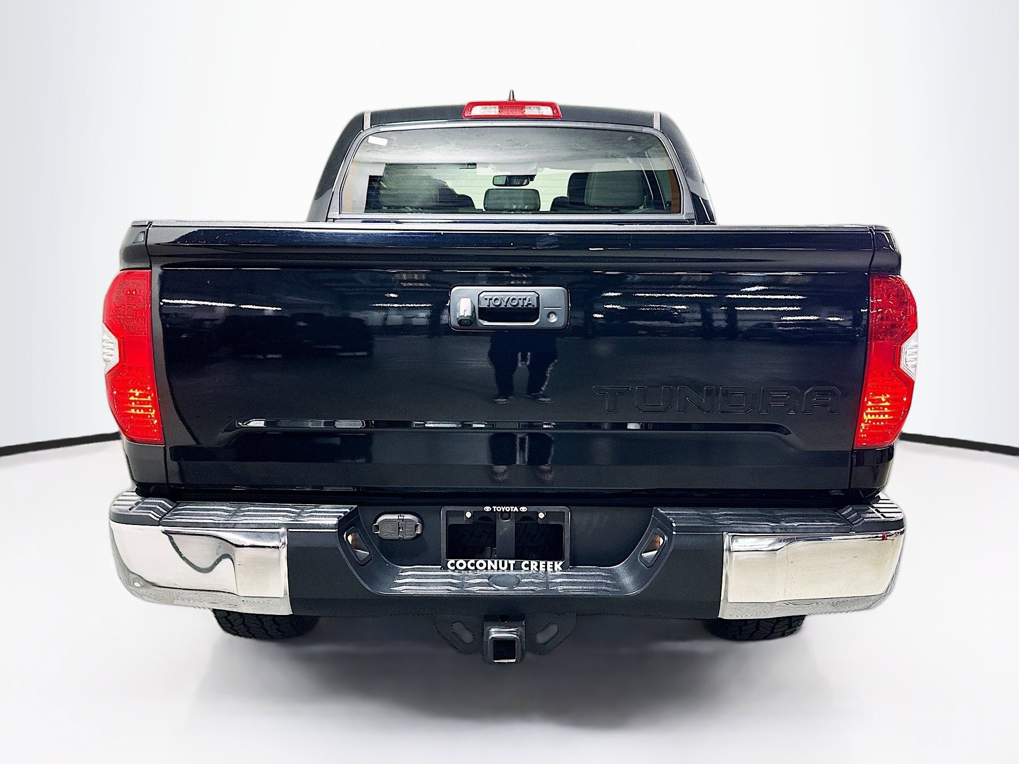 Used 2020 Toyota Tundra Limited w/ TRD Off-Road Package AWD/4WD image 4