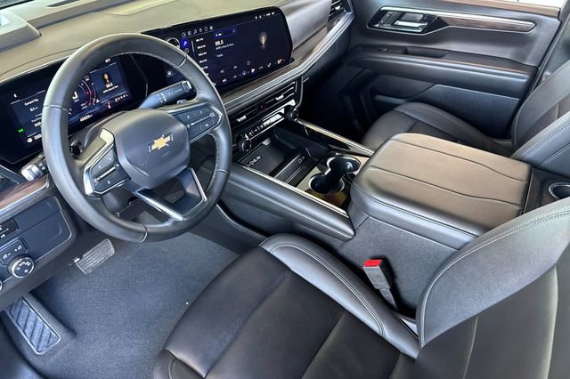Used 2025 Chevrolet Suburban LT AWD/4WD image 10