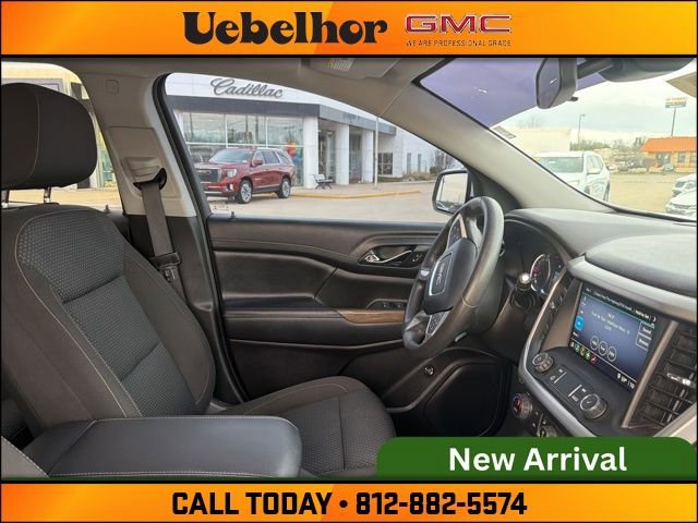 Used 2021 GMC Acadia SLE w/ Driver Convenience Package image 2