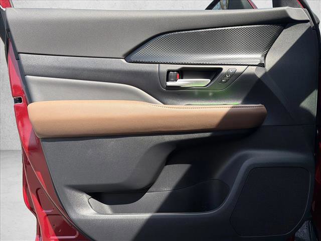 New 2026 Toyota Grand Highlander AWD Hybrid image 10