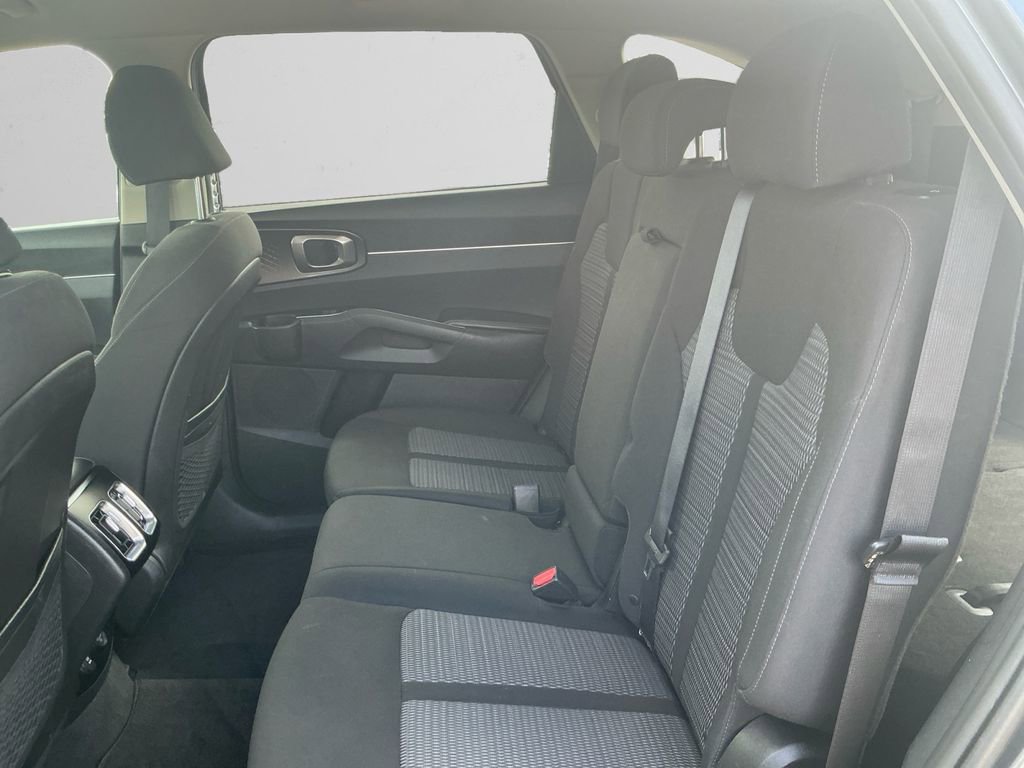Used 2023 Kia Sorento LX image 13