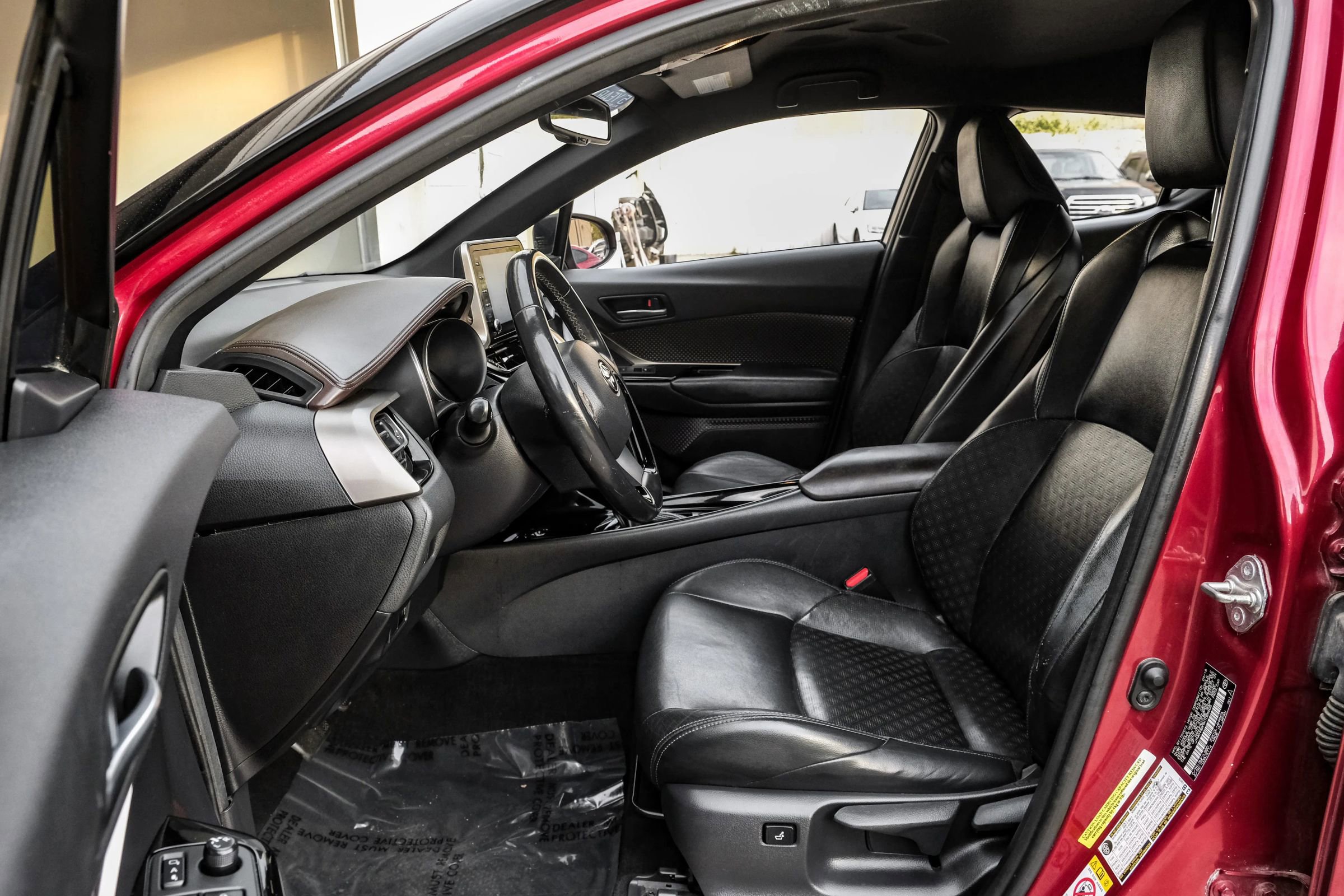 Used 2019 Toyota C-HR Limited image 3