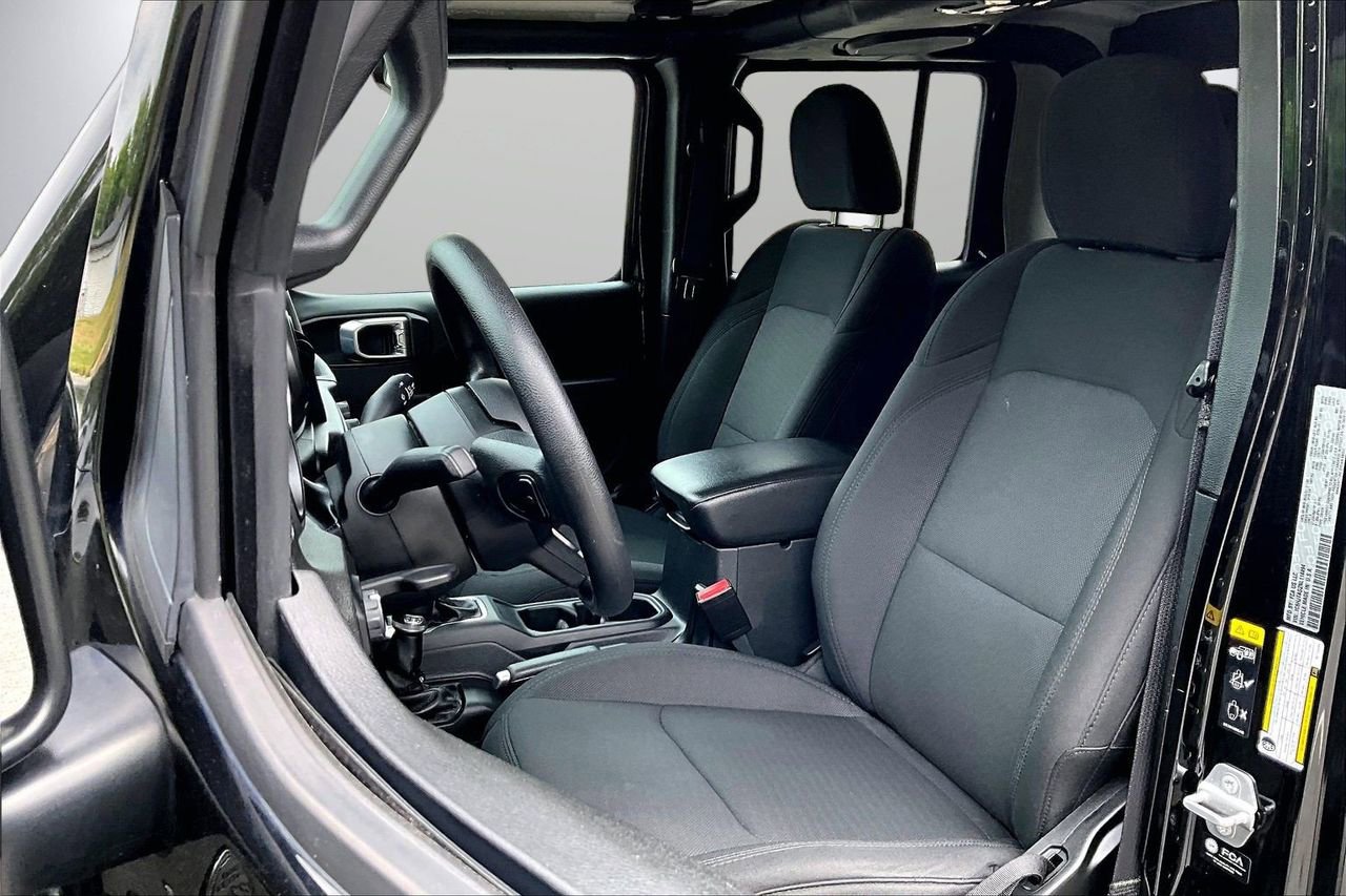 Certified 2022 Jeep Gladiator Sport AWD/4WD image 20