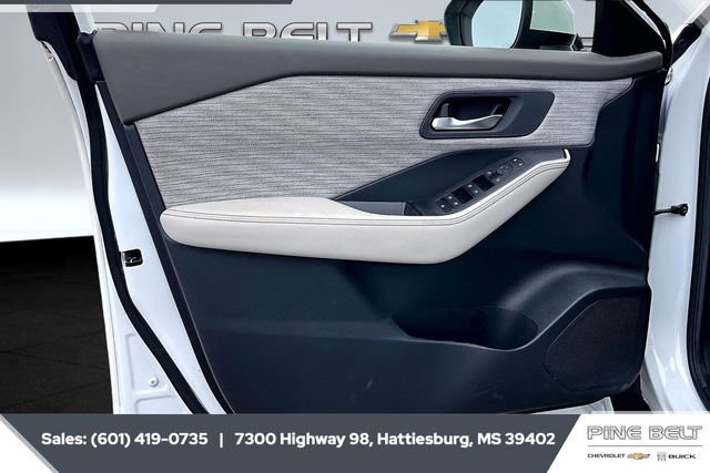 Used 2023 Nissan Rogue SV image 17