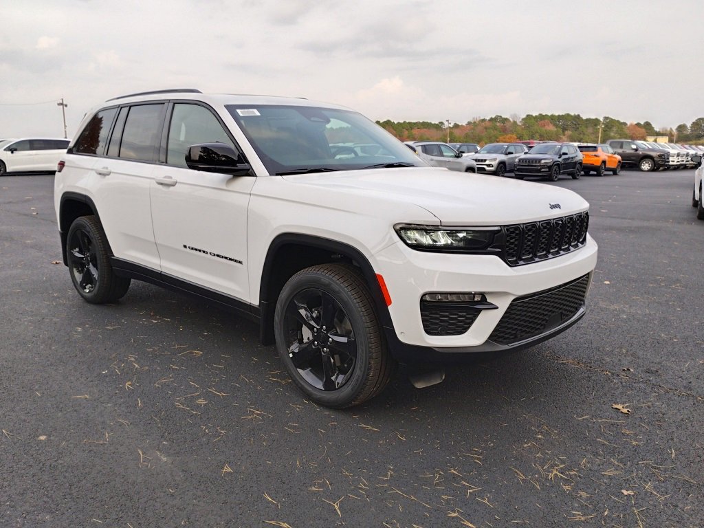 New 2025 Jeep Grand Cherokee Limited w/ Luxury Tech Group II image 3