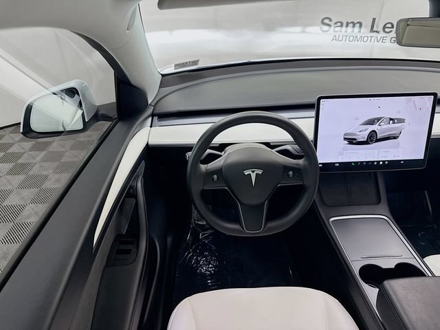 Used 2022 Tesla Model Y Long Range AWD/4WD image 22