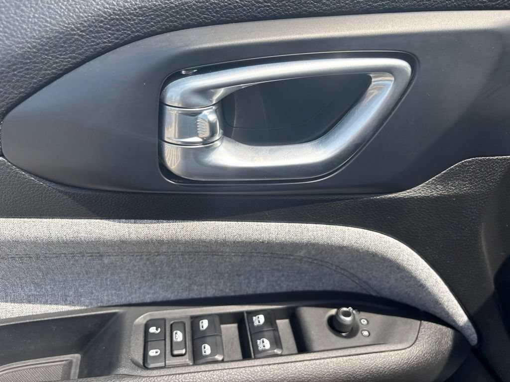 Used 2023 Jeep Compass Latitude AWD/4WD image 13