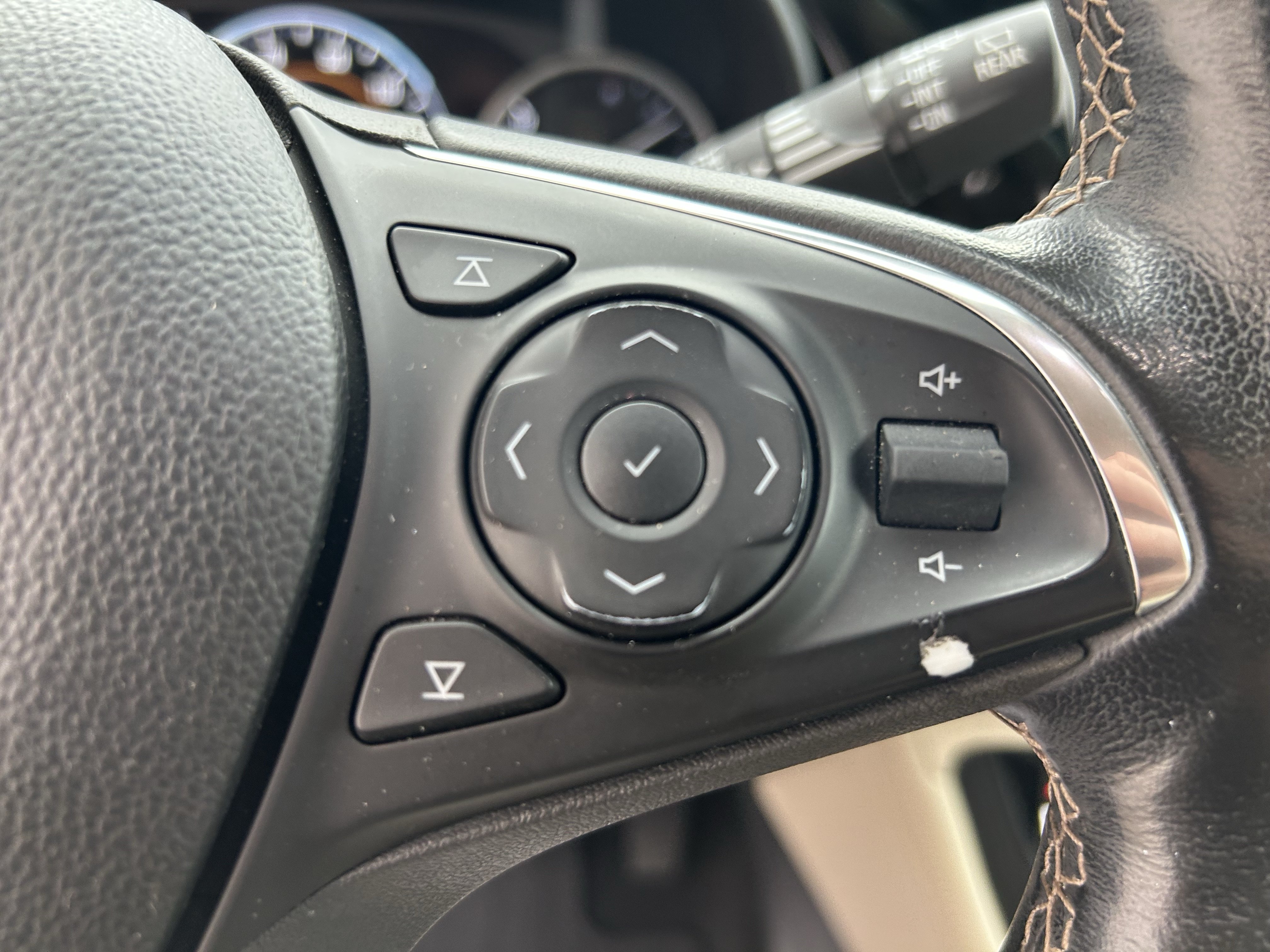 Used 2017 Buick Envision Premium w/ Driver Confidence Package AWD/4WD image 25