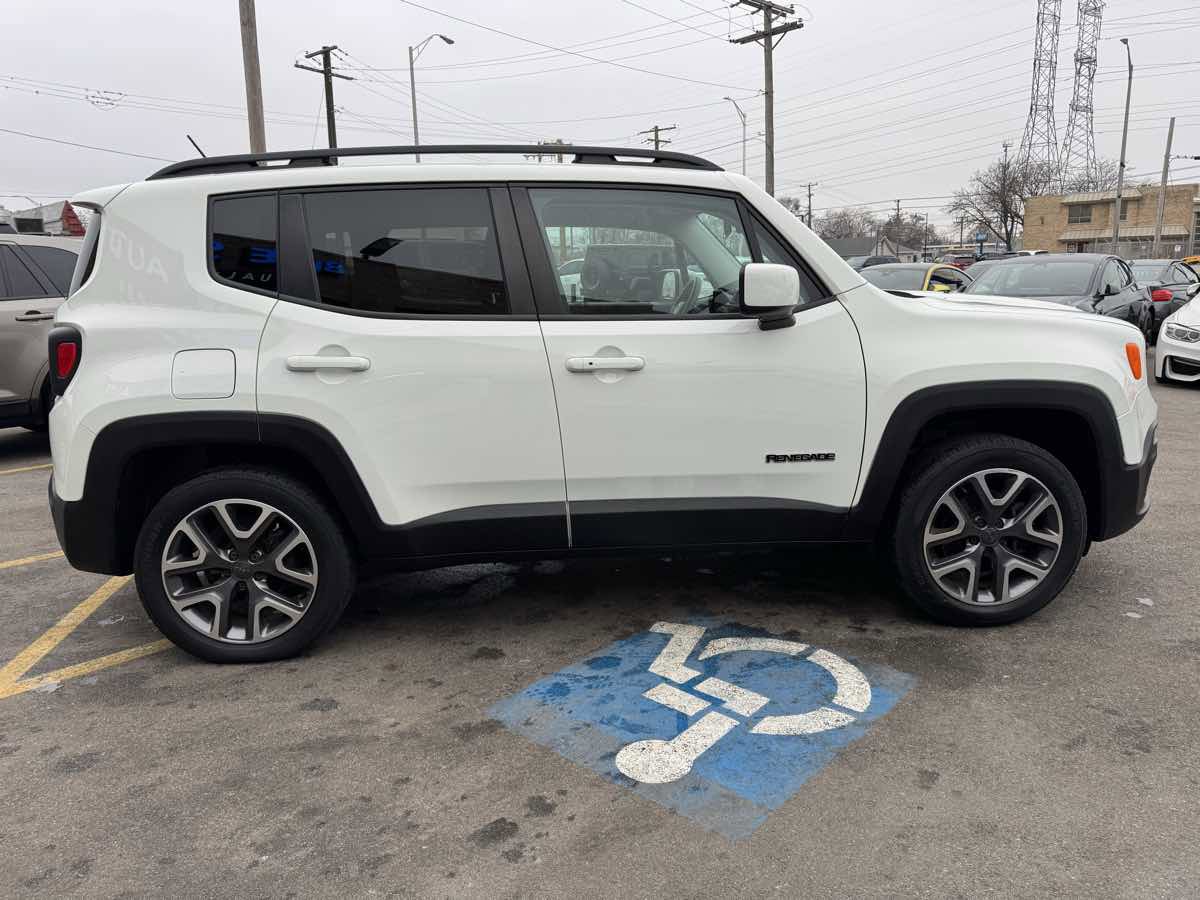 Used 2015 Jeep Renegade Latitude w/ Popular Equipment Group image 4