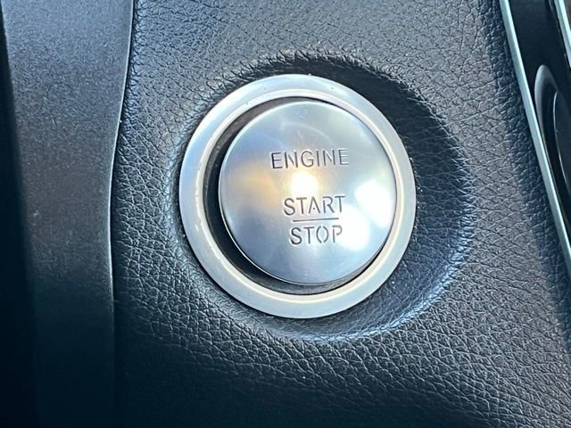 Used 2017 Mercedes-Benz C 300 4MATIC Sedan image 17