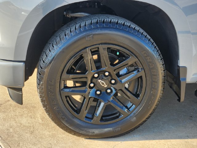 Used 2025 Chevrolet Silverado 1500 Custom RWD image 18