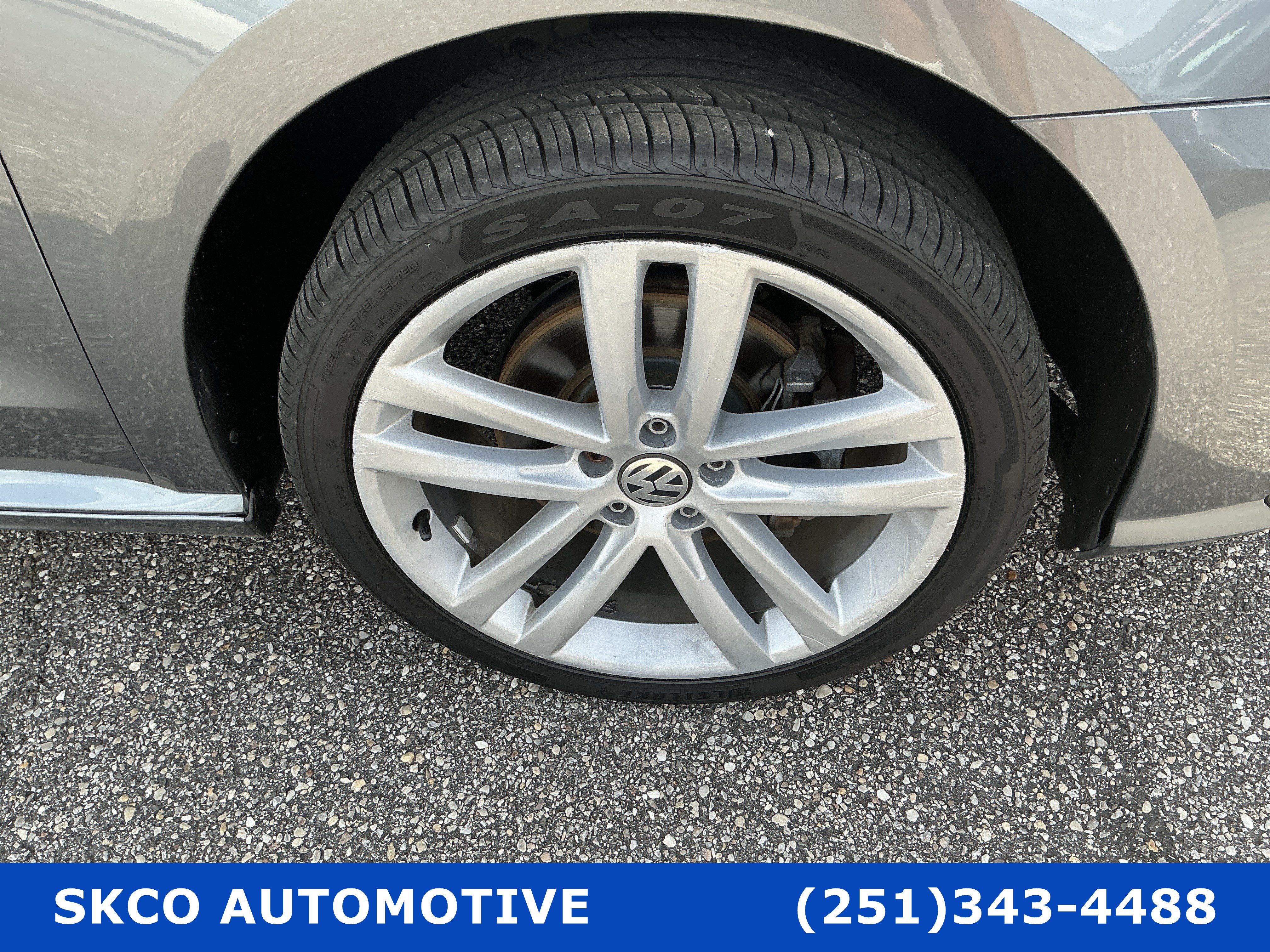 Used 2018 Volkswagen Passat 2.0T R-Line FWD image 9