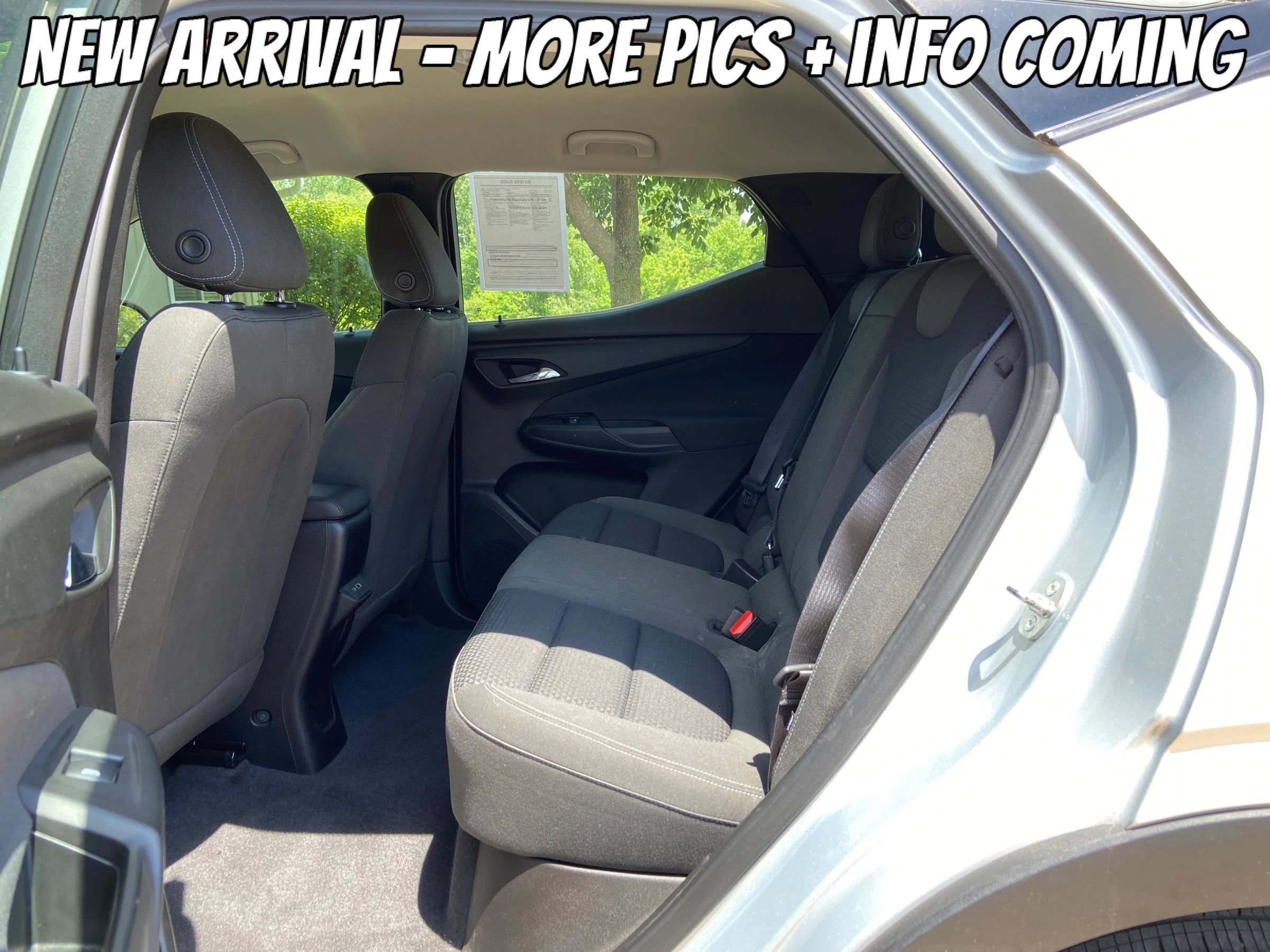 Used 2022 Chevrolet Bolt EUV LT w/ Comfort Package FWD image 5