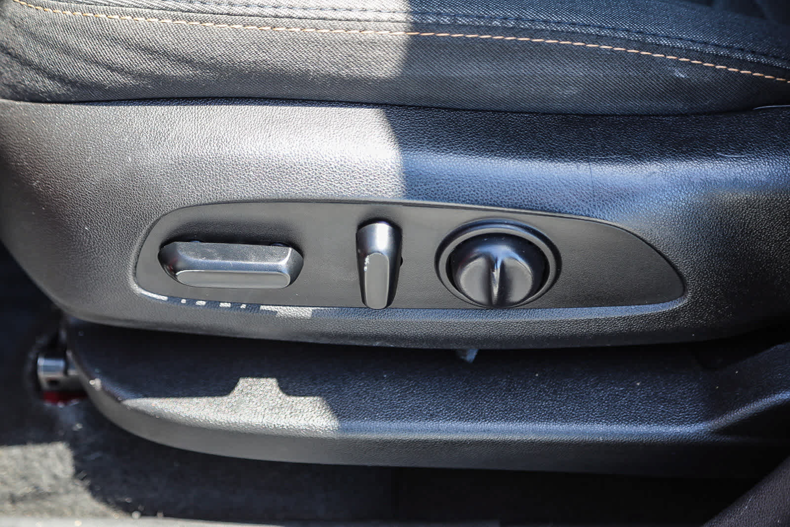 Used 2018 Chevrolet Equinox LT FWD image 18