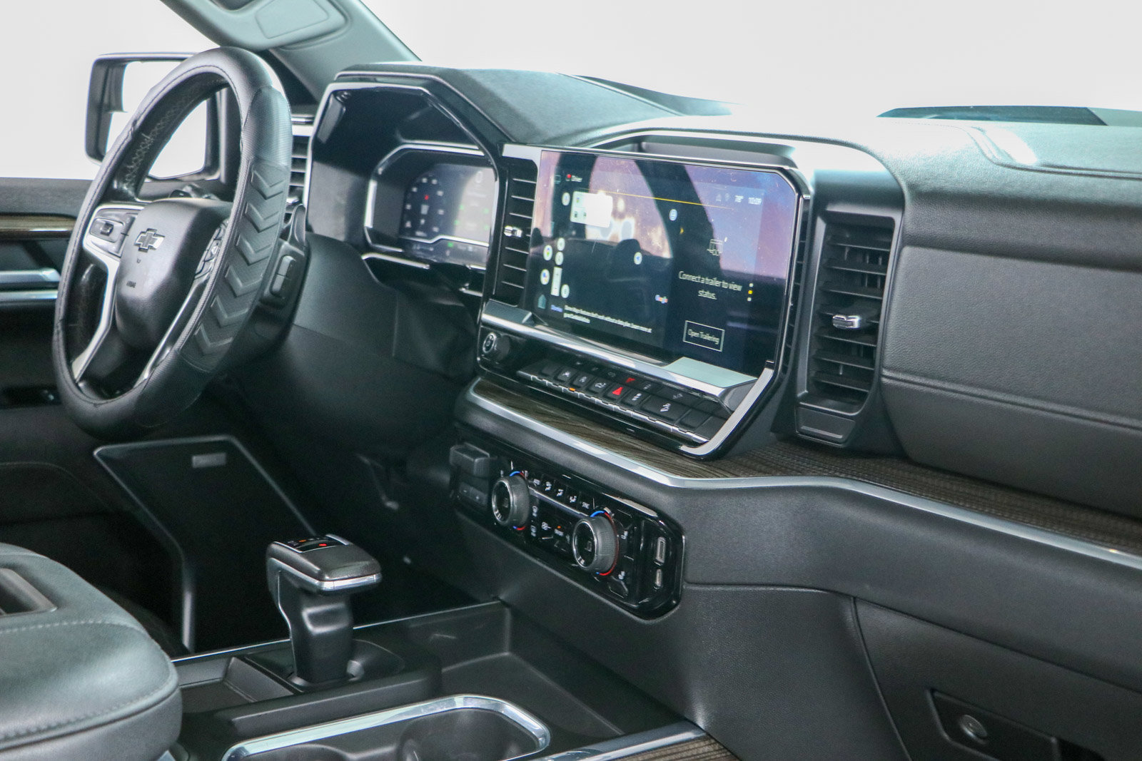 Used 2022 Chevrolet Silverado 1500 LT Trail Boss w/ Convenience Package II AWD/4WD image 28