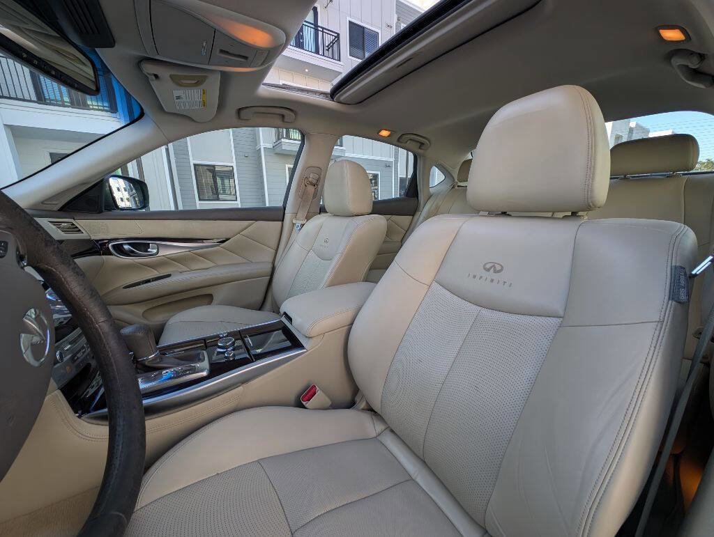 Used 2012 INFINITI M37 w/ Premium Pkg image 16