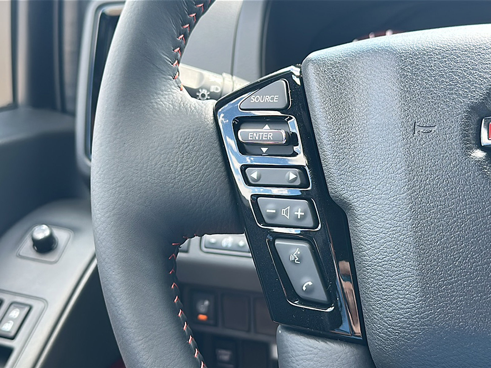 New 2026 Nissan Frontier PRO-4X w/ Pro-4x Convenience Package image 18