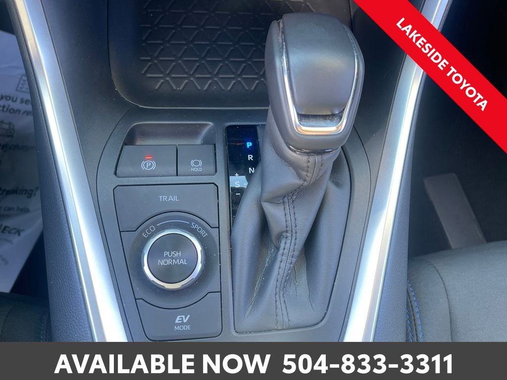 Used 2024 Toyota RAV4 SE image 28