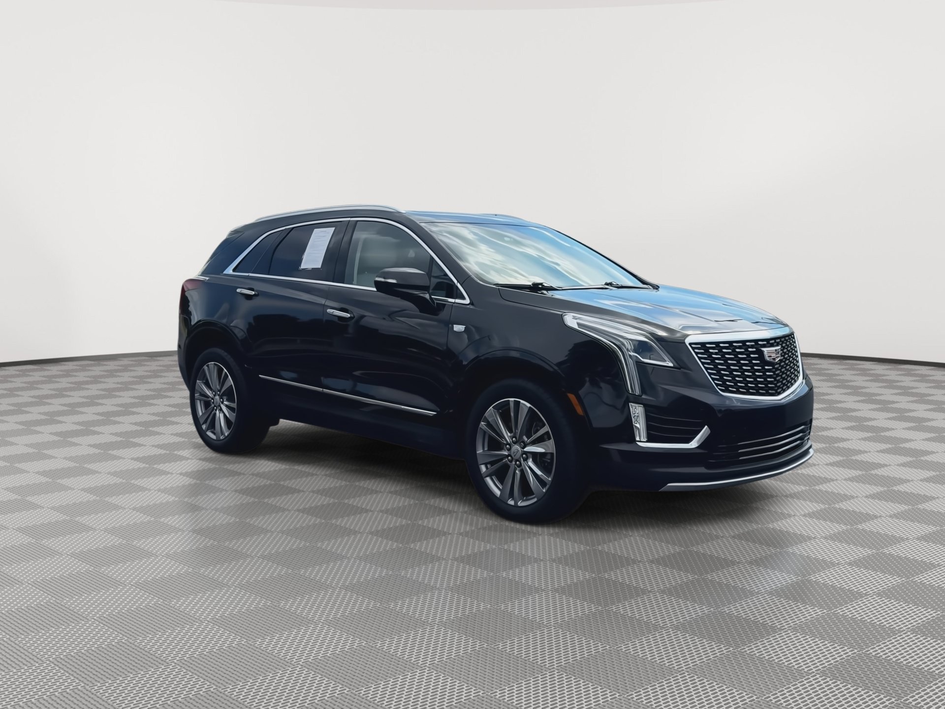 Certified 2023 Cadillac XT5 Premium Luxury AWD/4WD image 2