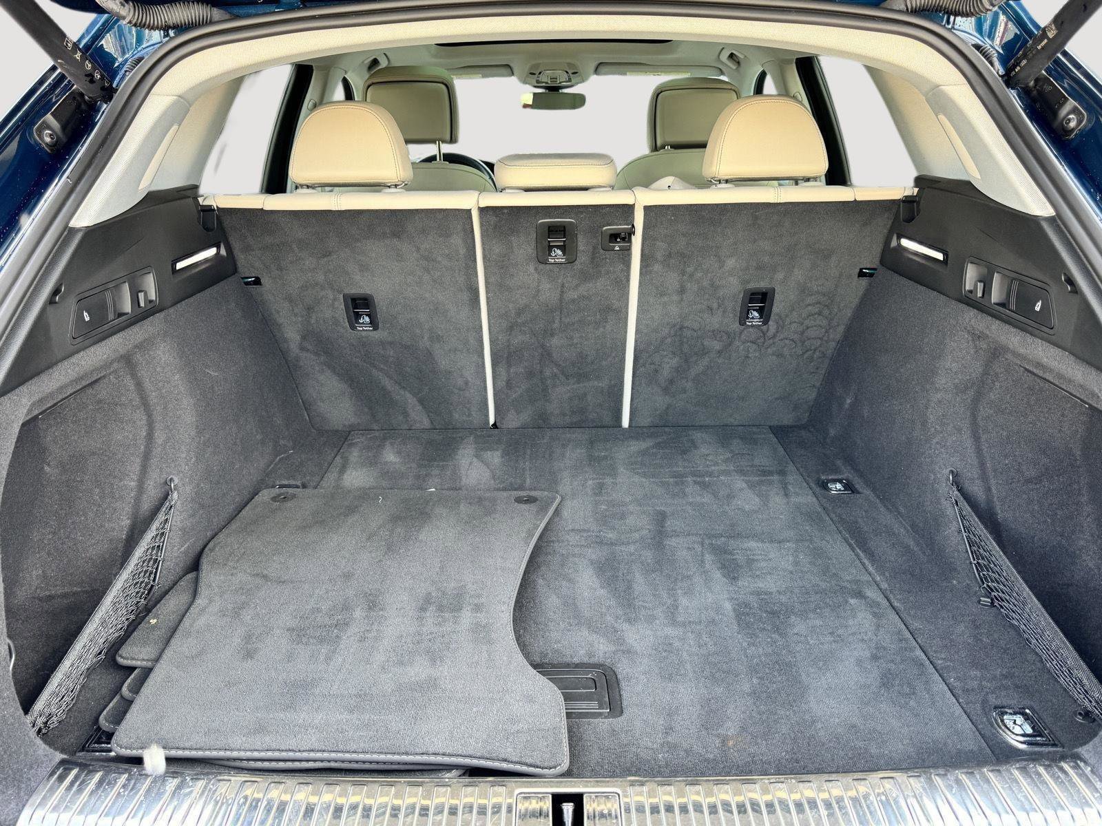 Used 2022 Audi e-tron Premium Plus w/ Premium Plus Package image 27