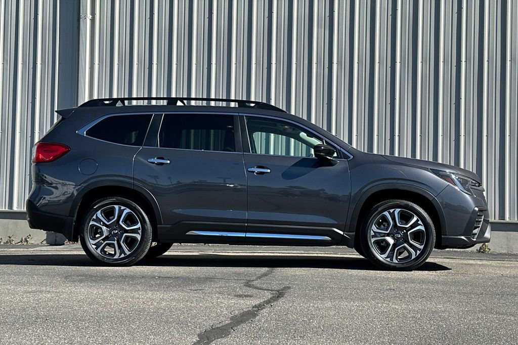 Used 2024 Subaru Ascent Touring w/ Popular Package #2 AWD/4WD image 3