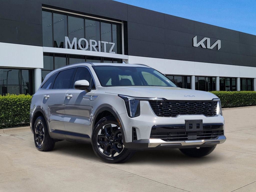 Certified 2025 Kia Sorento S image 1