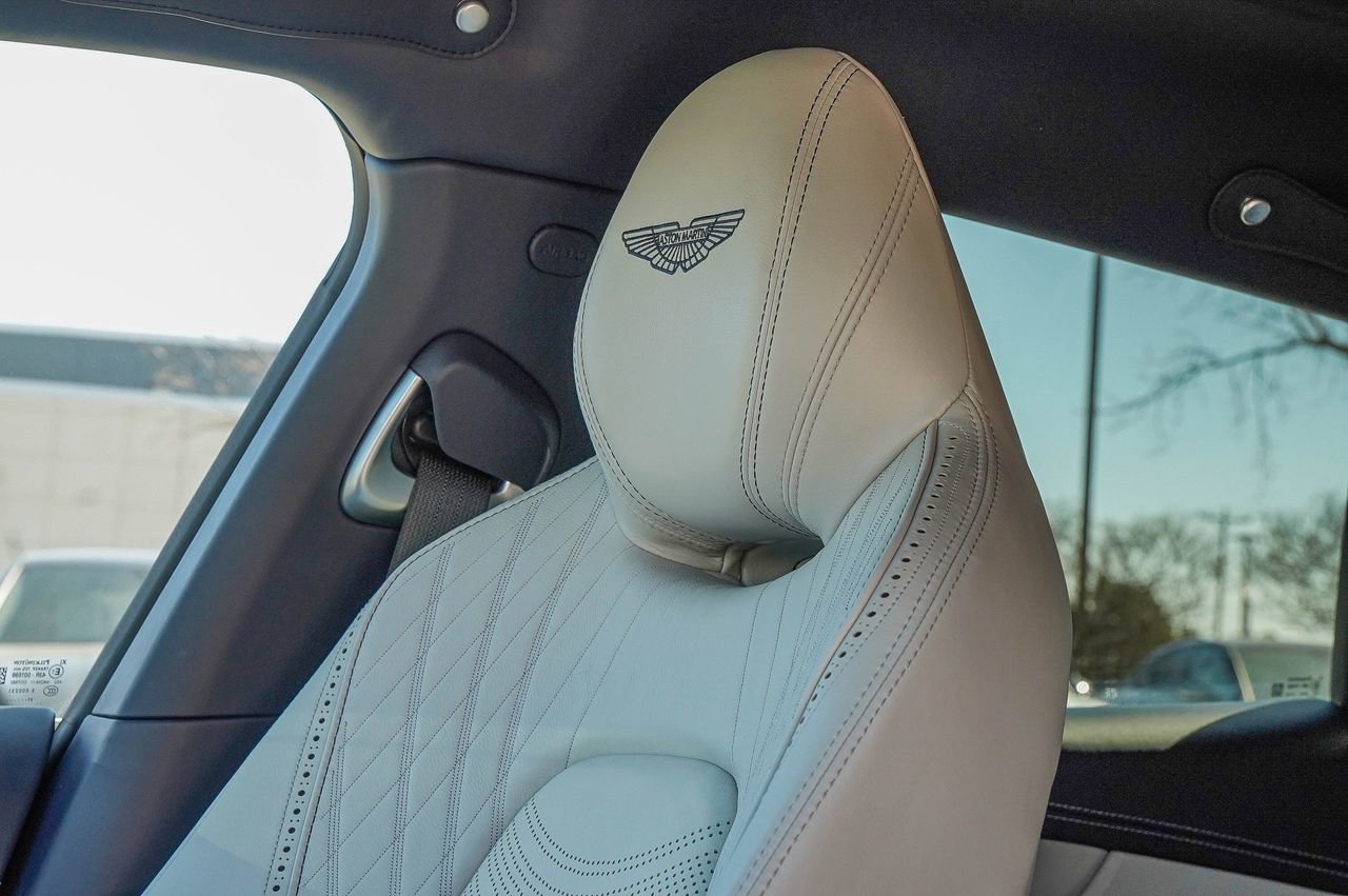 Used 2022 Aston Martin DBX image 21