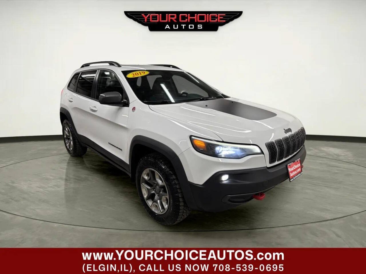 Used 2019 Jeep Cherokee Trailhawk w/ Cold Weather Group AWD/4WD image 9