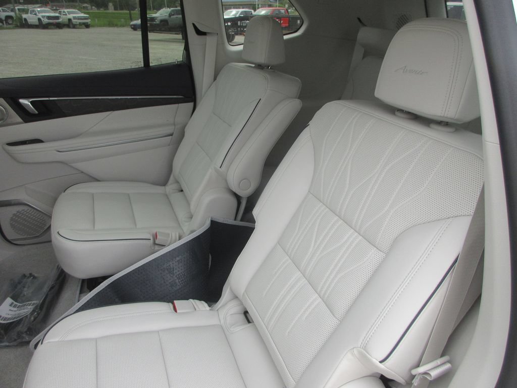 New 2027 Buick Enclave Avenir AWD/4WD image 13
