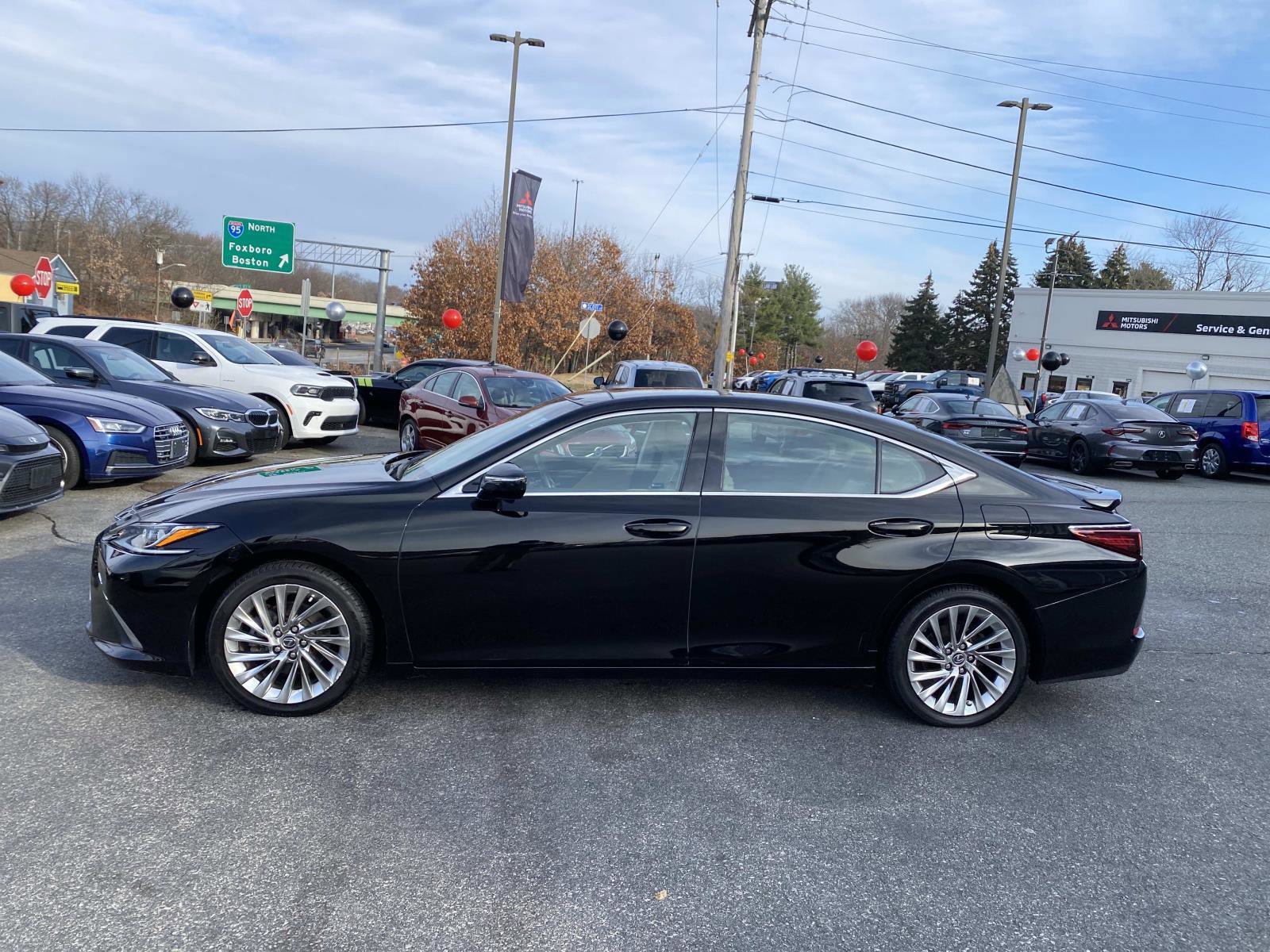 Used 2020 Lexus ES 350 w/ Luxury Package image 2