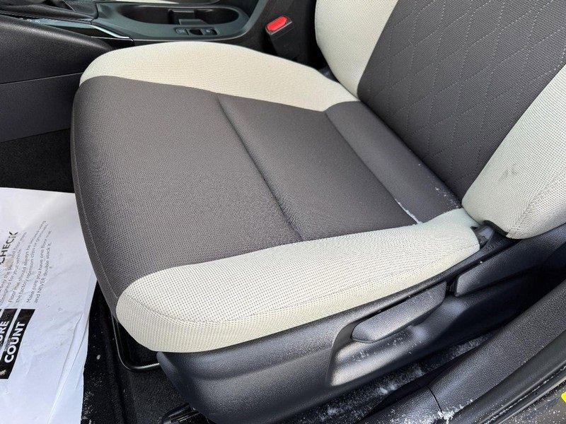 Used 2025 Toyota Corolla LE image 17