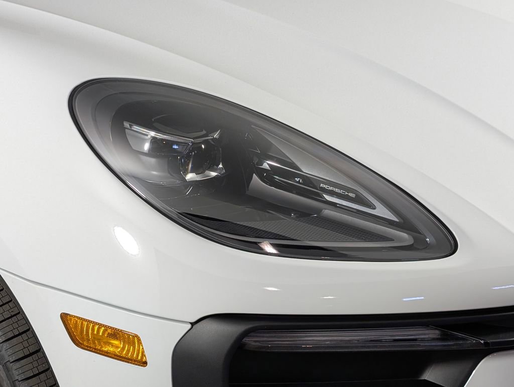 New 2026 Porsche Macan image 15