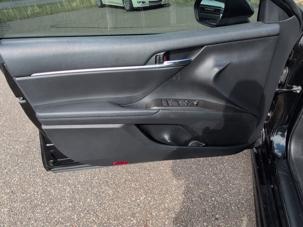 Used 2022 Toyota Camry SE AWD/4WD image 16