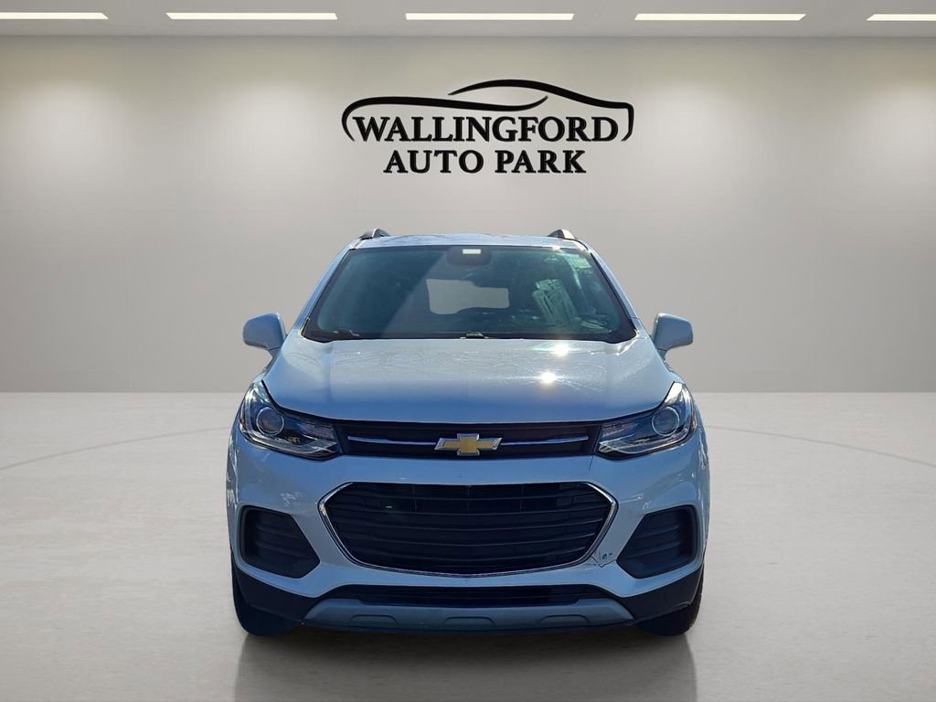 Used 2018 Chevrolet Trax LT w/ LT Convenience Package image 2