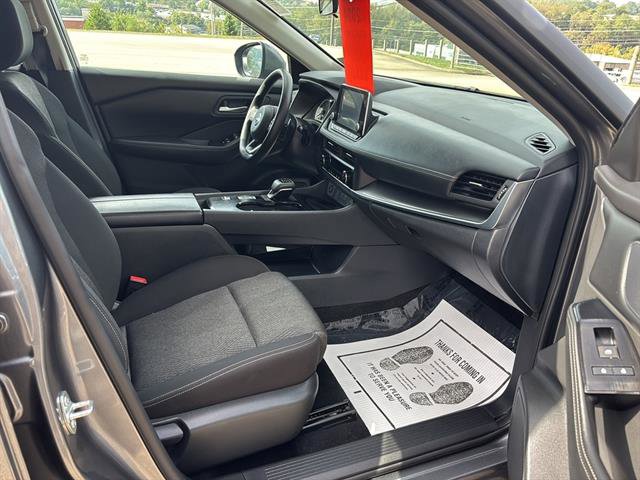 Used 2024 Nissan Rogue SV image 20
