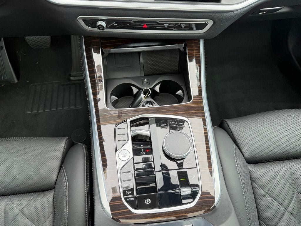 Used 2026 BMW X5 xDrive50e AWD/4WD image 26