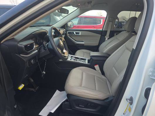 Used 2023 Ford Explorer XLT w/ Equipment Group 202A image 10