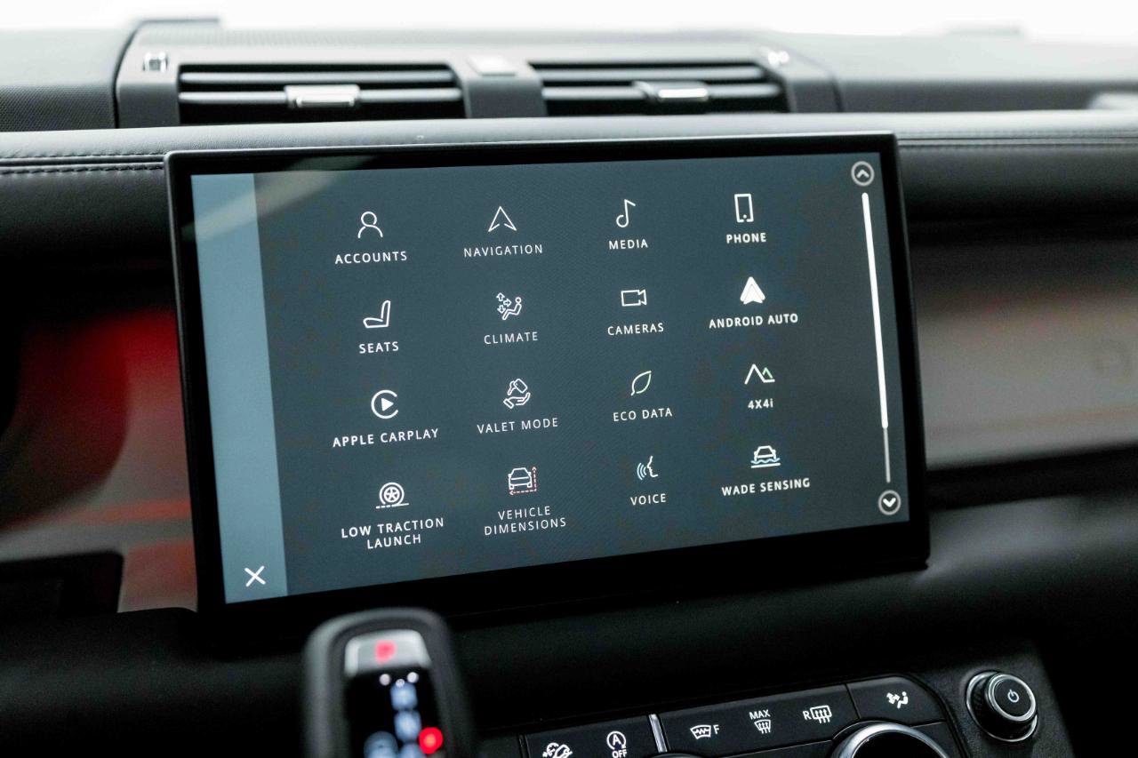 Used 2023 Land Rover Defender 130 SE image 64