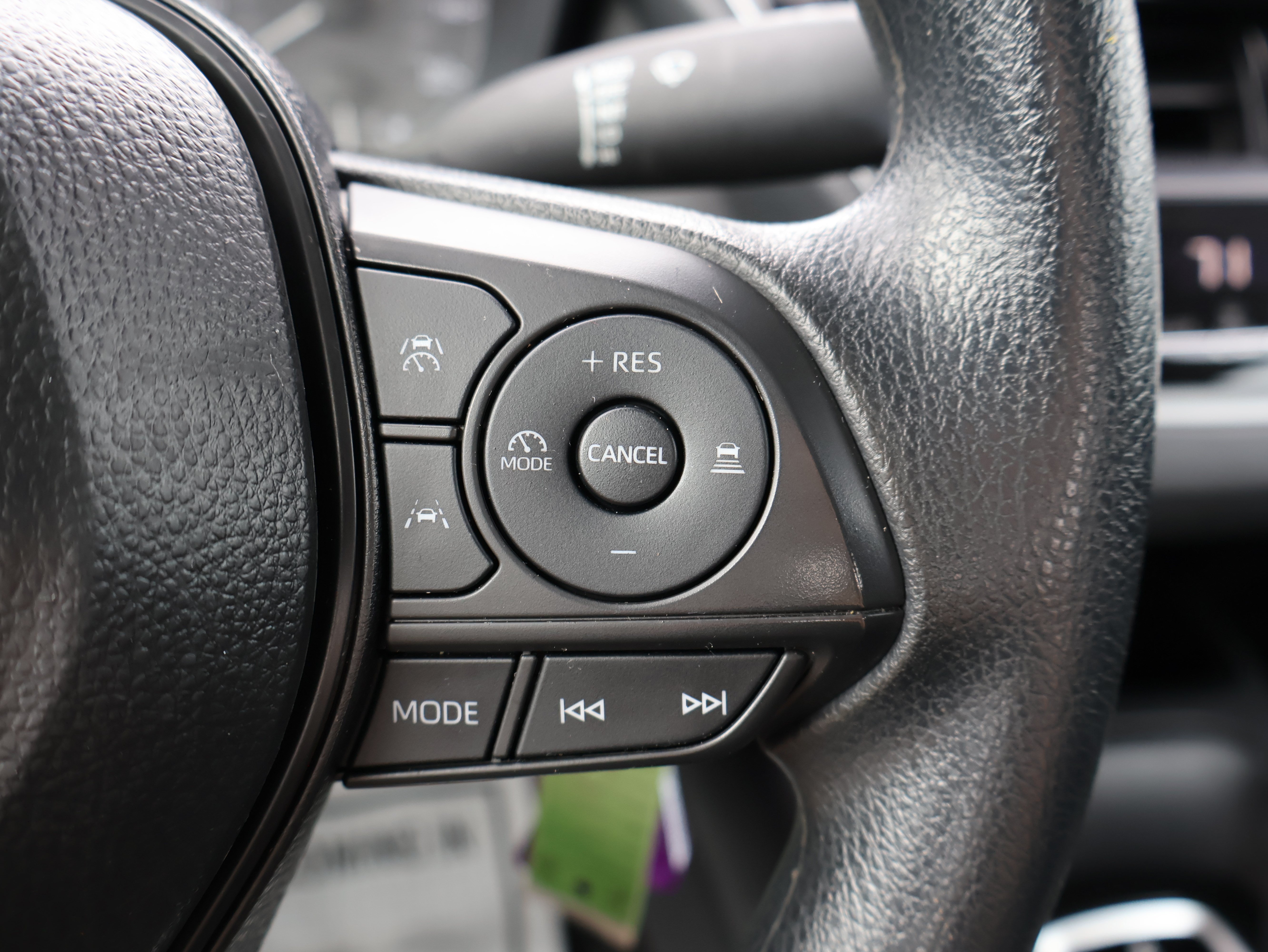 Used 2025 Toyota Corolla LE FWD image 27