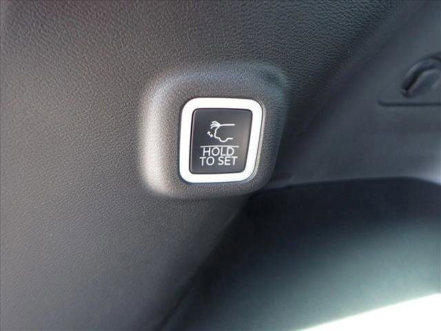 New 2026 Jeep Cherokee Overland w/ Trailer Tow Group image 9