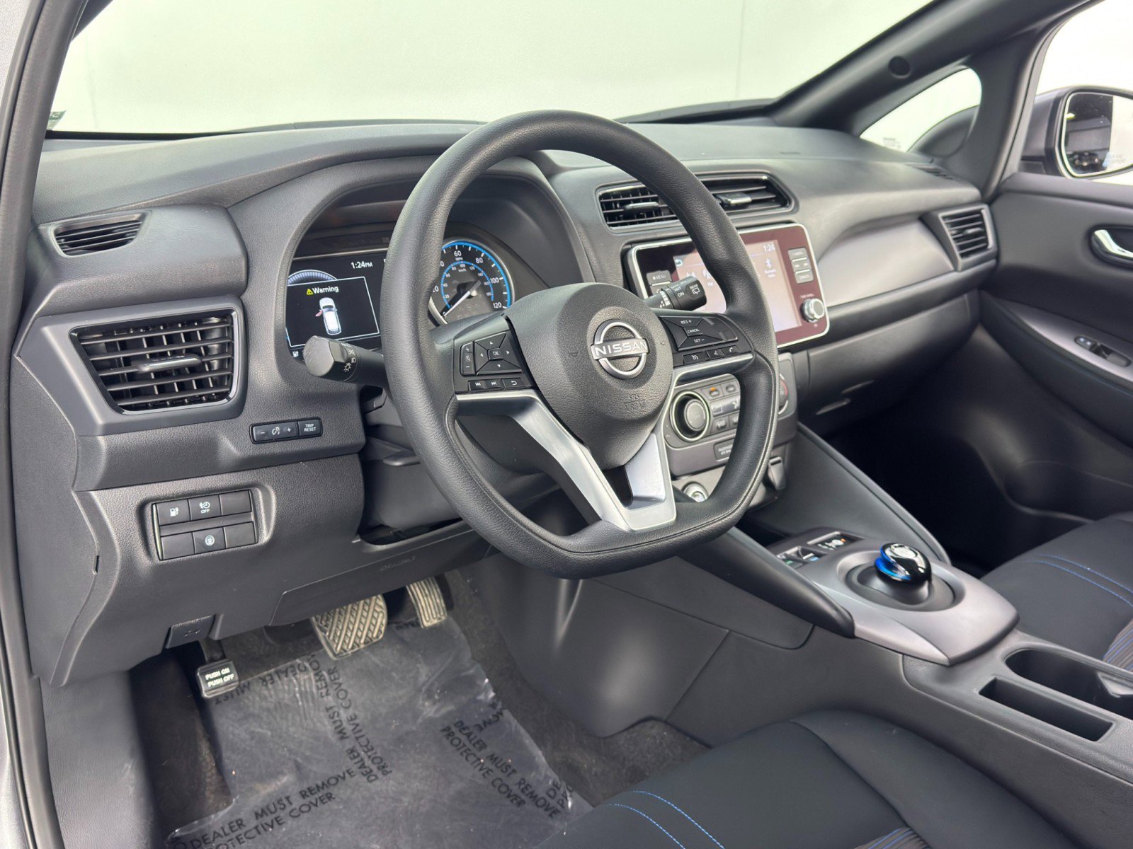 Used 2025 Nissan Leaf S image 11