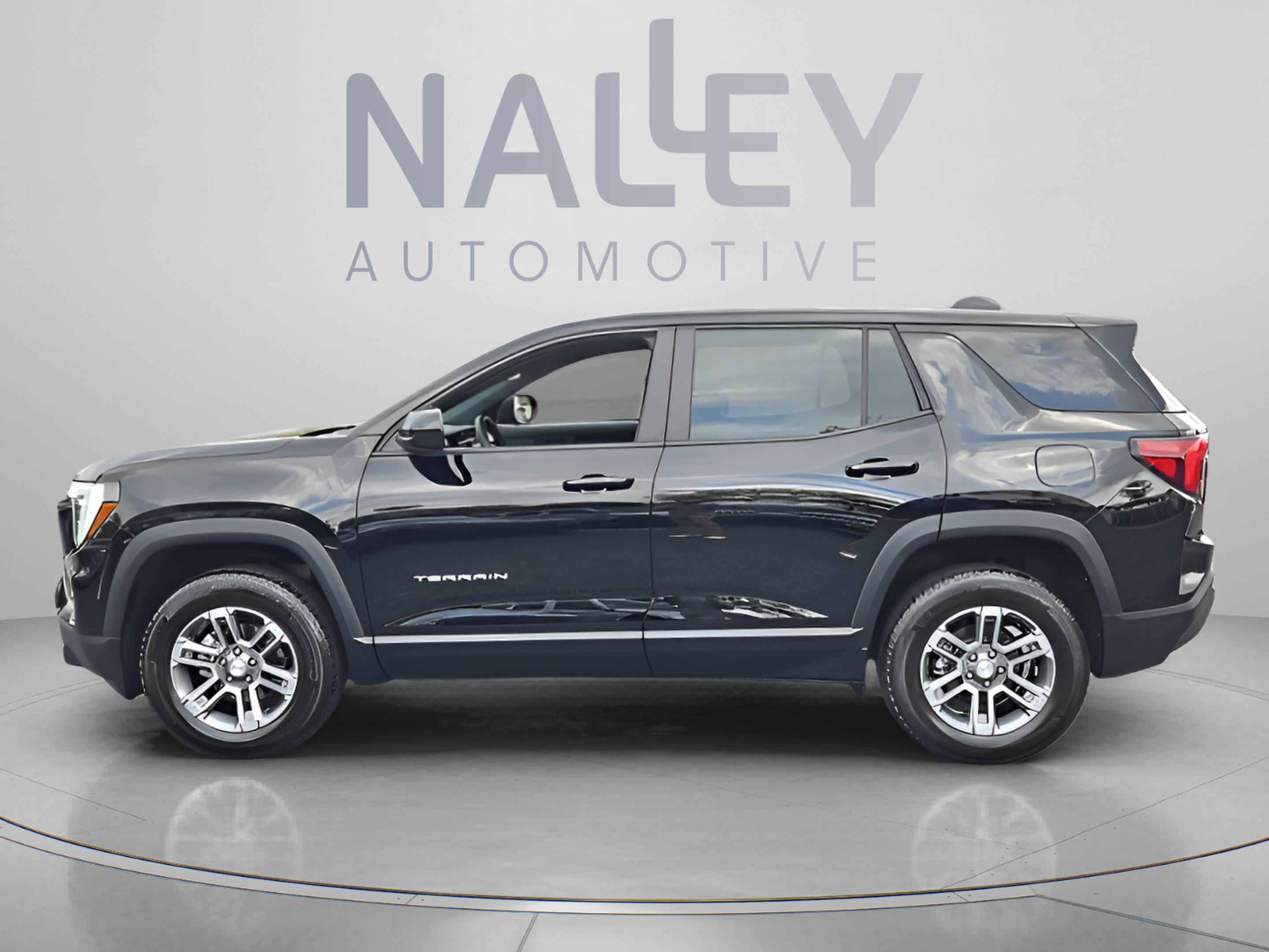 Used 2026 GMC Terrain Elevation FWD image 2