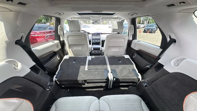 Used 2018 Land Rover Discovery HSE Luxury AWD/4WD image 22