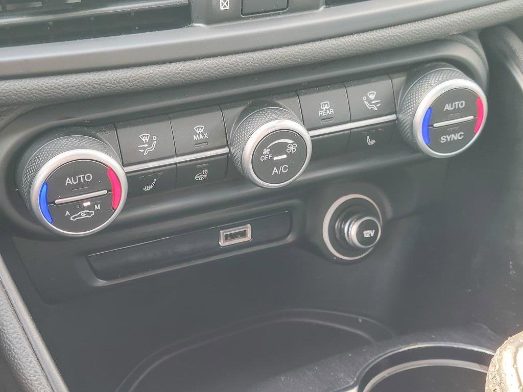 Used 2022 Alfa Romeo Giulia Sprint image 15