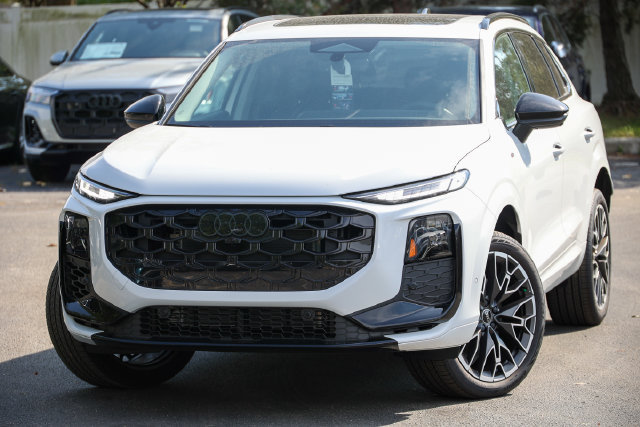 New 2026 Audi Q3 quattro 2.0T AWD/4WD image 19
