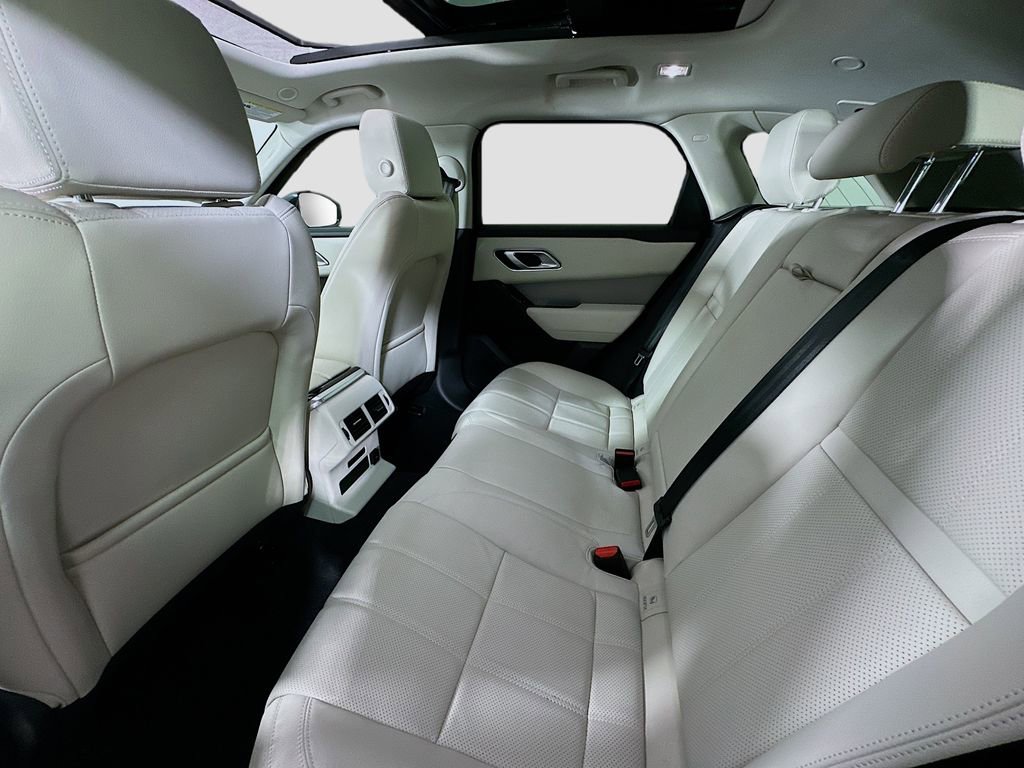 Used 2022 Land Rover Range Rover Velar R-Dynamic S image 24