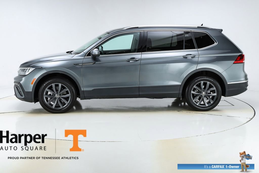Used 2023 Volkswagen Tiguan SE image 2