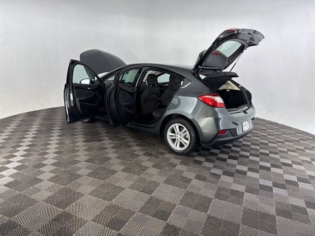 Used 2017 Chevrolet Cruze LT w/ Convenience Package image 18