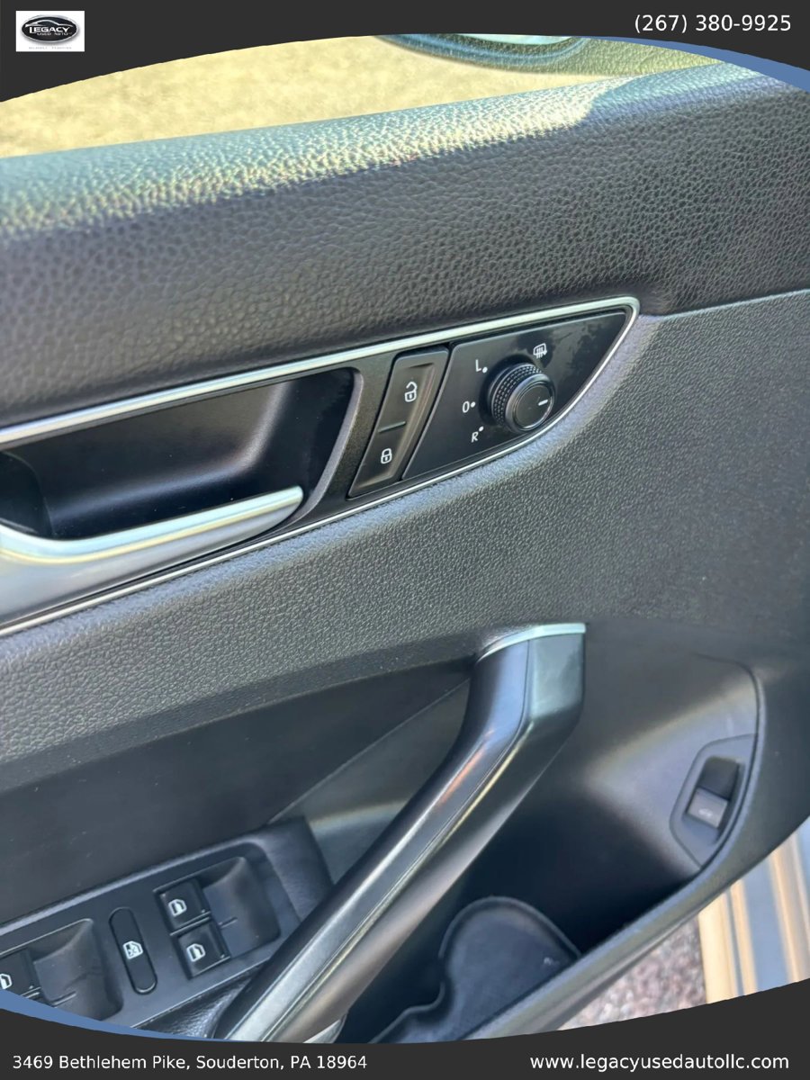 Used 2018 Volkswagen Passat GT FWD image 26