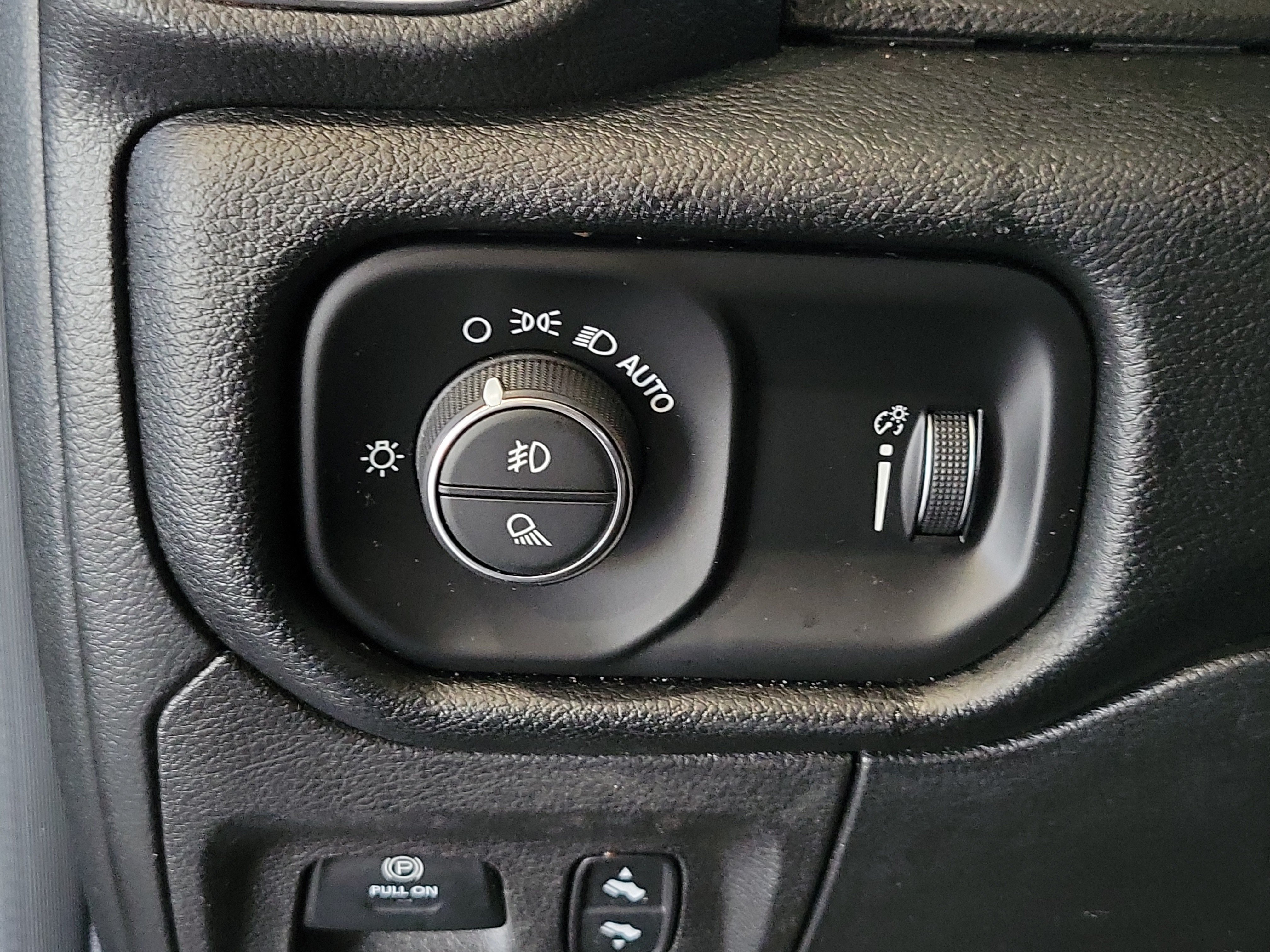 Used 2021 RAM 1500 Big Horn RWD image 21